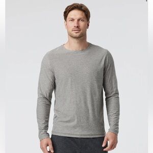 Vuori long sleeve strato tech tee
